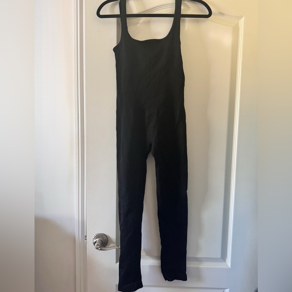 Amazon Jumpsuit Ribbed Bodysuit 🖤 - Picture 2 of 2